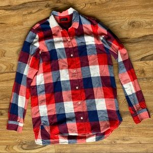 Gap woman’s Small Tall plaid shirt